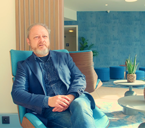 miniature EGGER interview Radisson